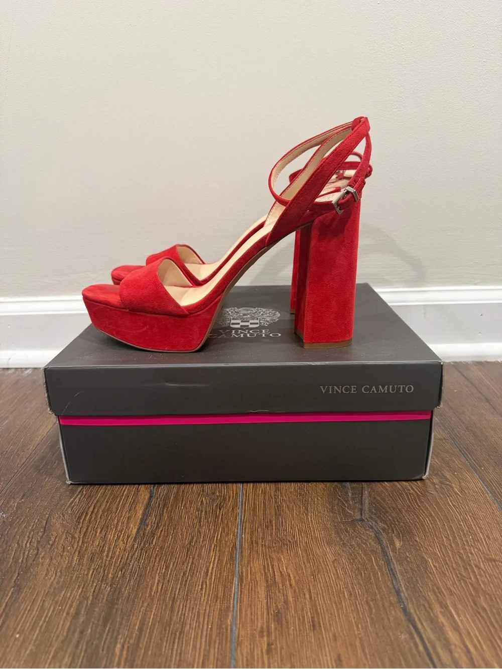 Vince Camuto vince camuto